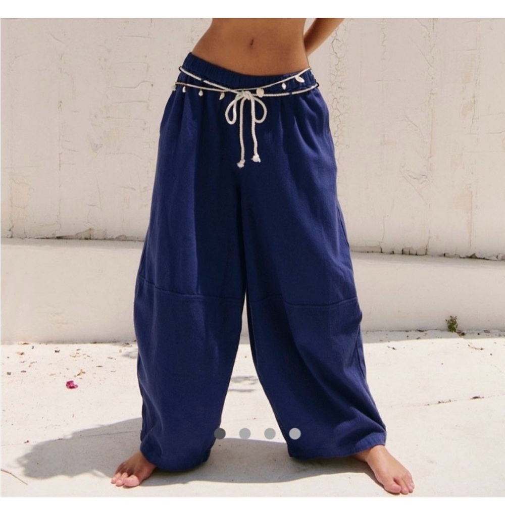 NWT FREE PEOPLE Wide Leg Navy barrel  Pants with Drawstring